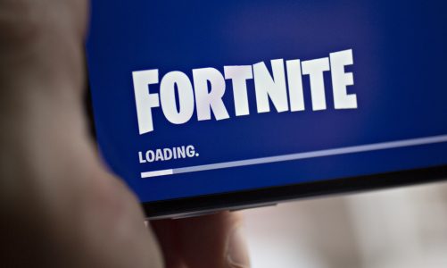 Fortnite users flee after getting caught in Apple dispute