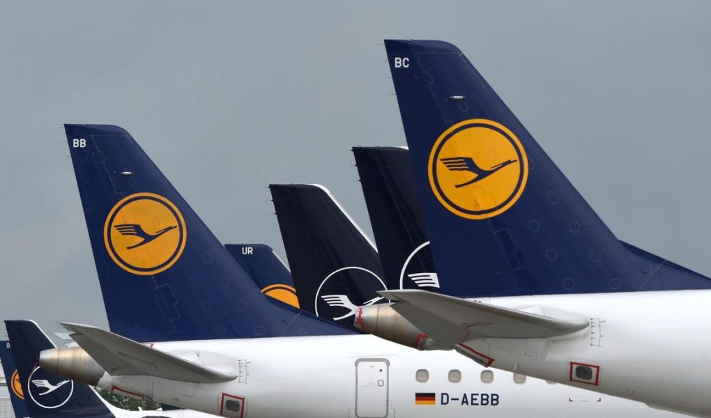 Lufthansa to cut German jobs as it sees aviation slump extending into 2024