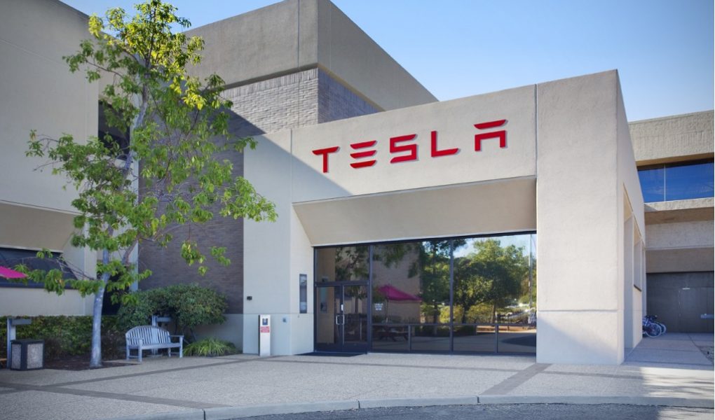 Tesla’s largest outside shareholder sold at a very good time